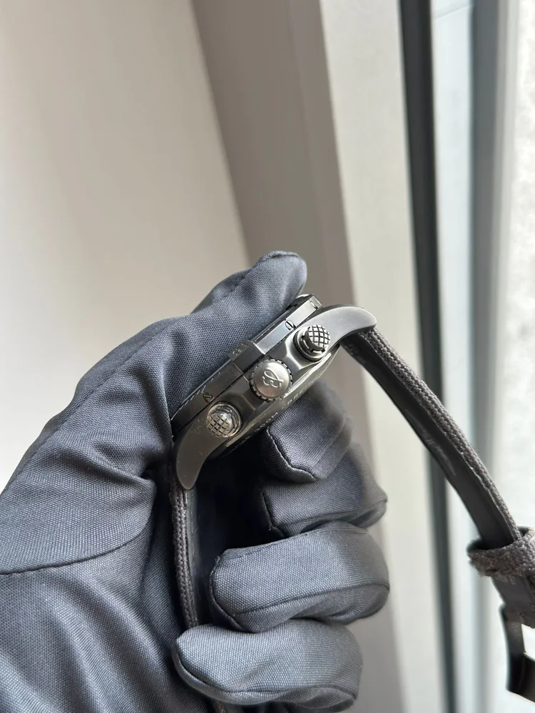 Breitling Avenger V13317101B1X2